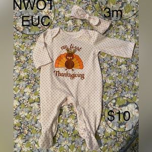 NWOT size 3 months My First Thanksgiving footed romper/sleeper with matching bow